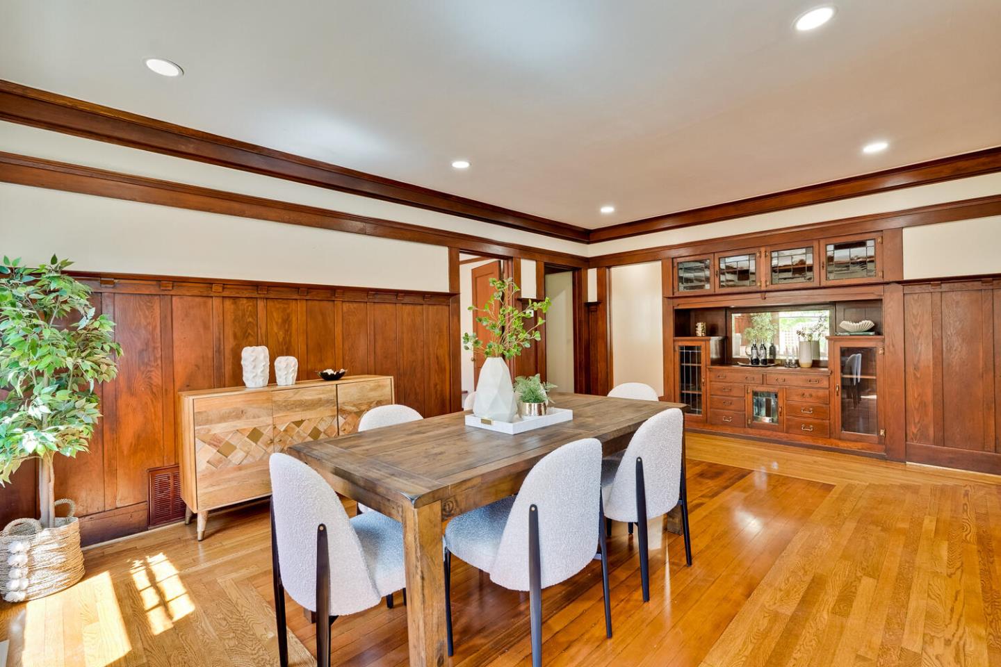 Detail Gallery Image 12 of 57 For 339 S 13th St, San Jose,  CA 95112 - 5 Beds | 4 Baths