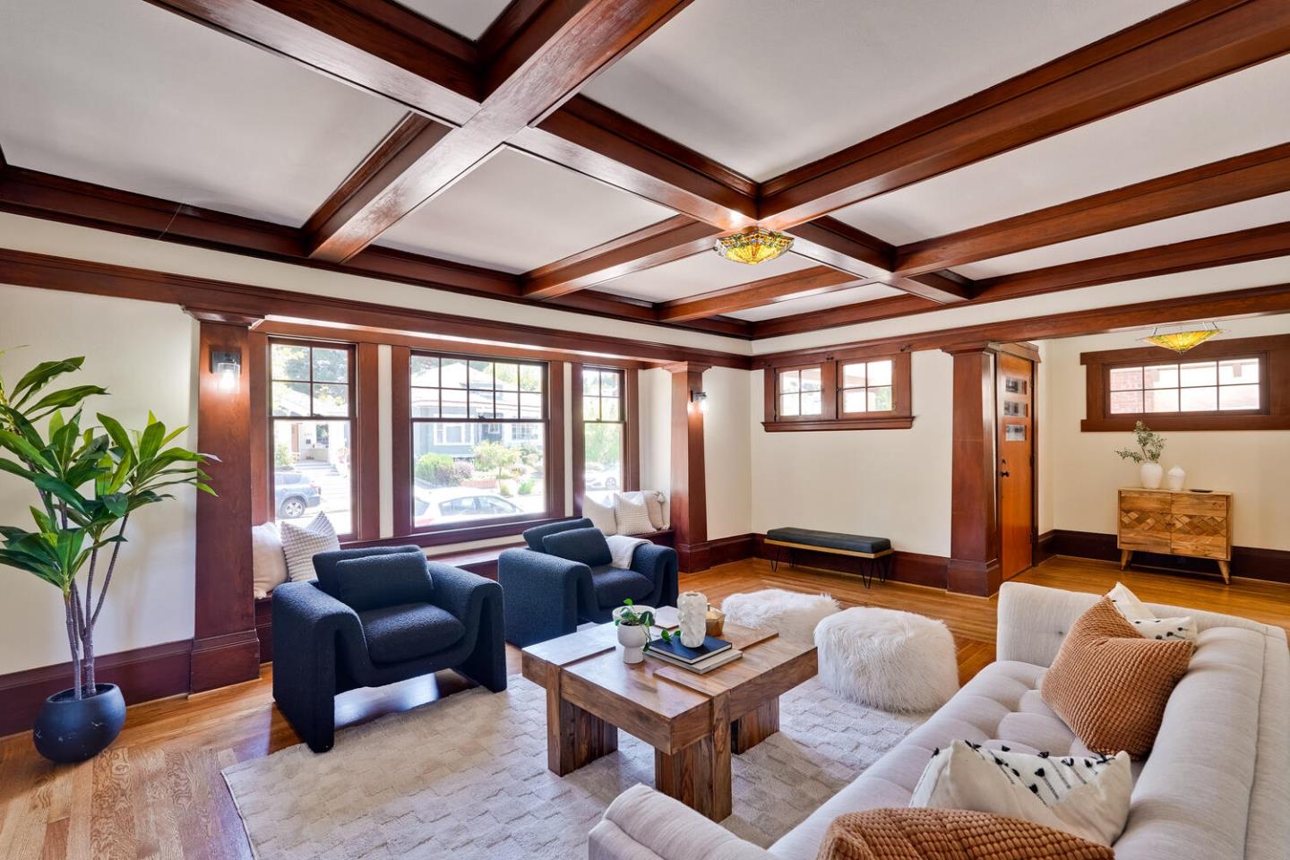 Detail Gallery Image 4 of 57 For 339 S 13th St, San Jose,  CA 95112 - 5 Beds | 4 Baths