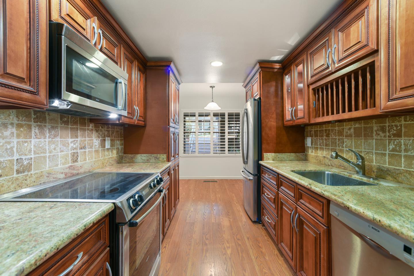 Detail Gallery Image 2 of 18 For 5324 Cribari Gln, San Jose,  CA 95135 - 2 Beds | 2 Baths