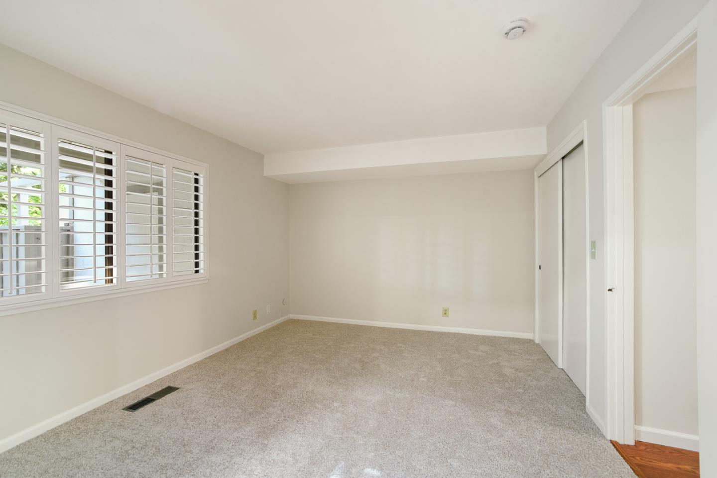 Detail Gallery Image 9 of 18 For 5324 Cribari Gln, San Jose,  CA 95135 - 2 Beds | 2 Baths