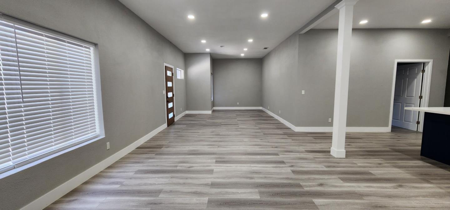 Detail Gallery Image 5 of 28 For 1936 G St, Modesto,  CA 95354 - 4 Beds | 3 Baths