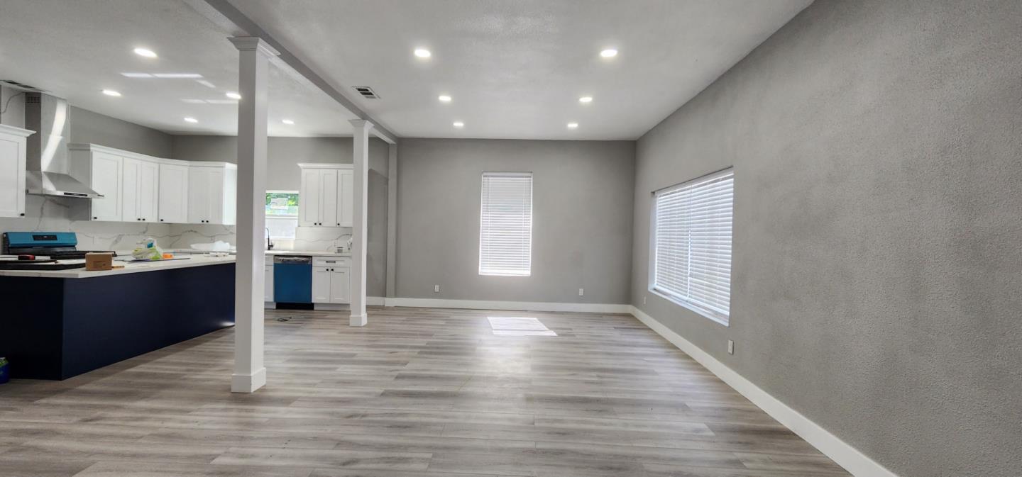 Detail Gallery Image 6 of 28 For 1936 G St, Modesto,  CA 95354 - 4 Beds | 3 Baths