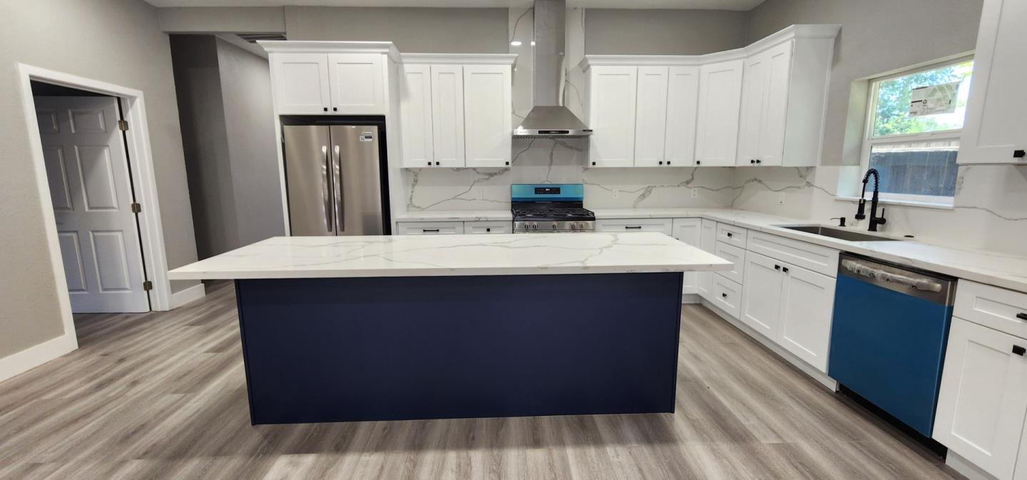 Detail Gallery Image 7 of 28 For 1936 G St, Modesto,  CA 95354 - 4 Beds | 3 Baths