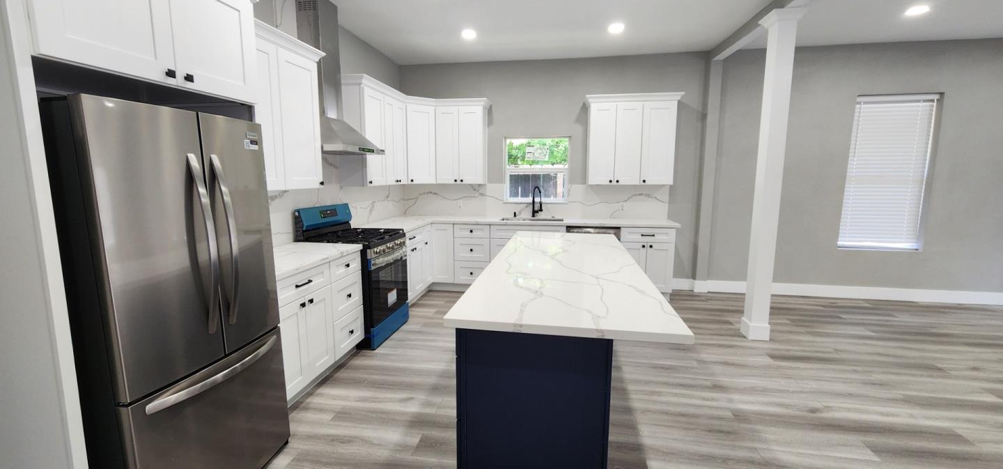 Detail Gallery Image 9 of 28 For 1936 G St, Modesto,  CA 95354 - 4 Beds | 3 Baths