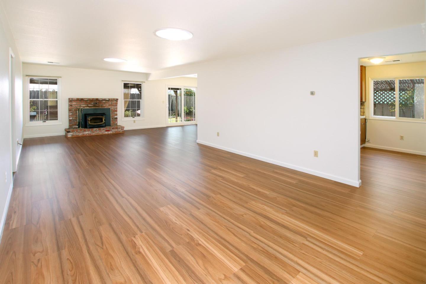 Detail Gallery Image 4 of 28 For 786 Bronte Ave, Watsonville,  CA 95076 - 2 Beds | 2 Baths