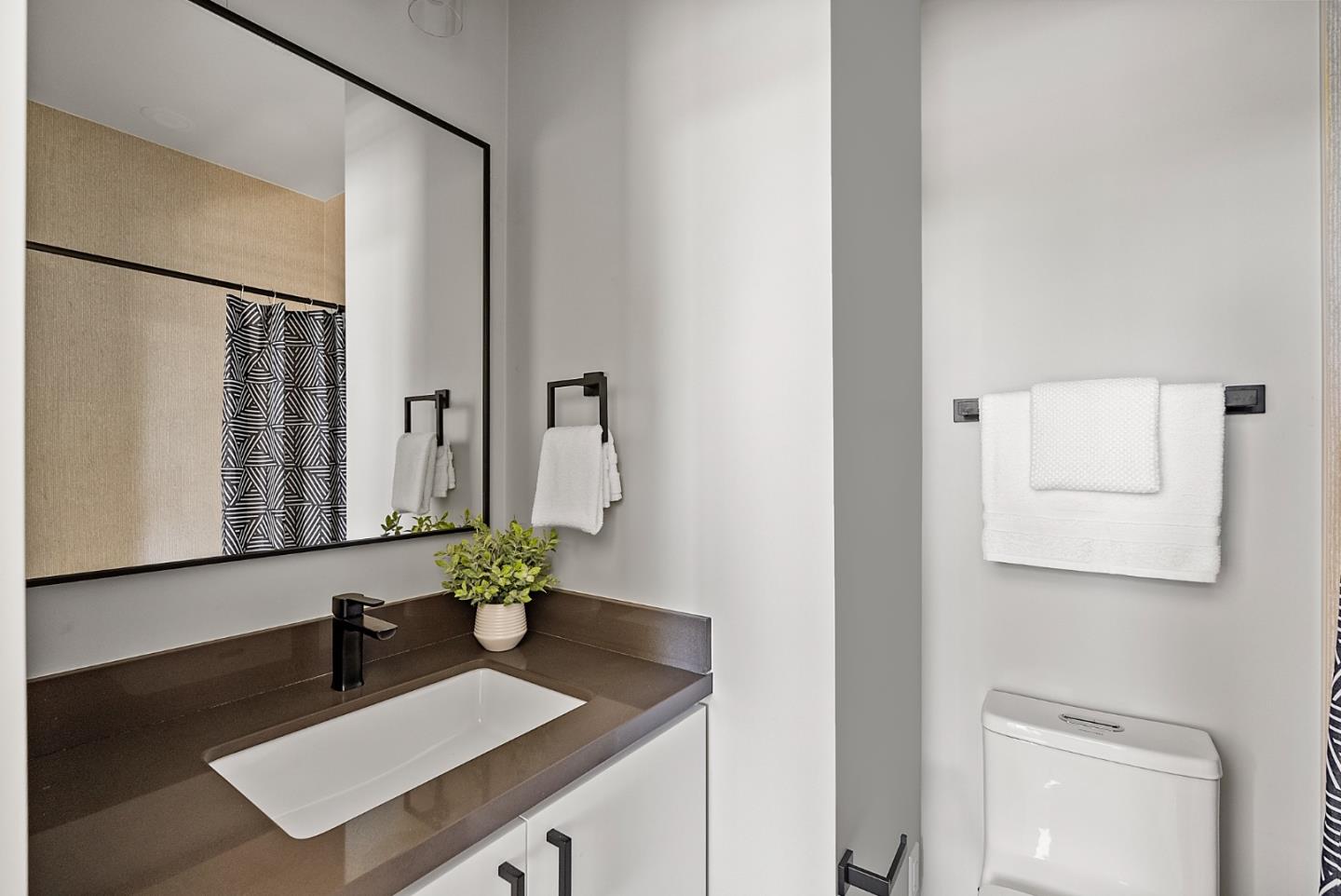 Detail Gallery Image 4 of 23 For 517 Union Ave, Campbell,  CA 95008 - 2 Beds | 2/1 Baths