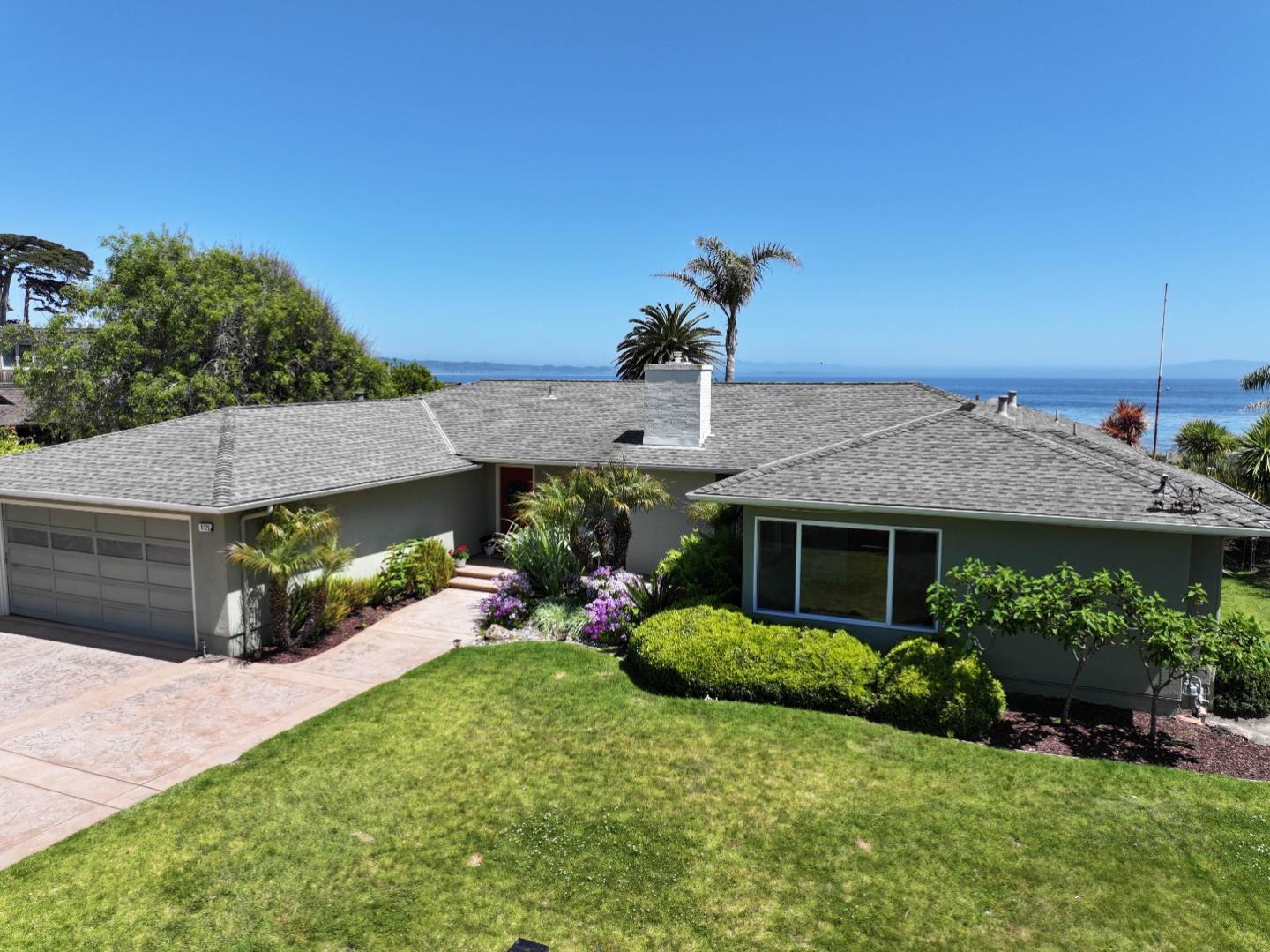 Detail Gallery Image 10 of 69 For 4120 Opal Cliff Dr, Santa Cruz,  CA 95062 - 3 Beds | 2/1 Baths