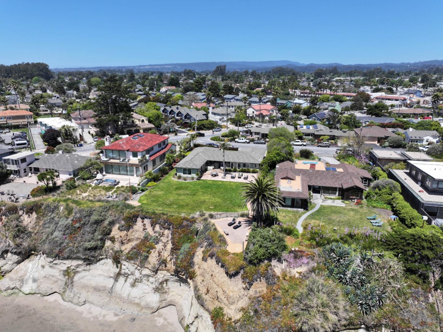Detail Gallery Image 63 of 69 For 4120 Opal Cliff Dr, Santa Cruz,  CA 95062 - 3 Beds | 2/1 Baths