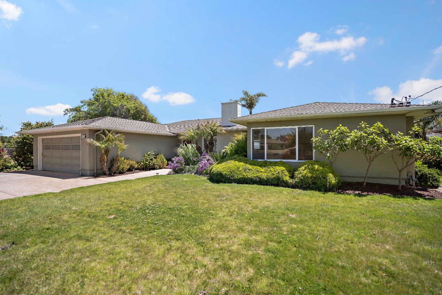 Detail Gallery Image 7 of 69 For 4120 Opal Cliff Dr, Santa Cruz,  CA 95062 - 3 Beds | 2/1 Baths