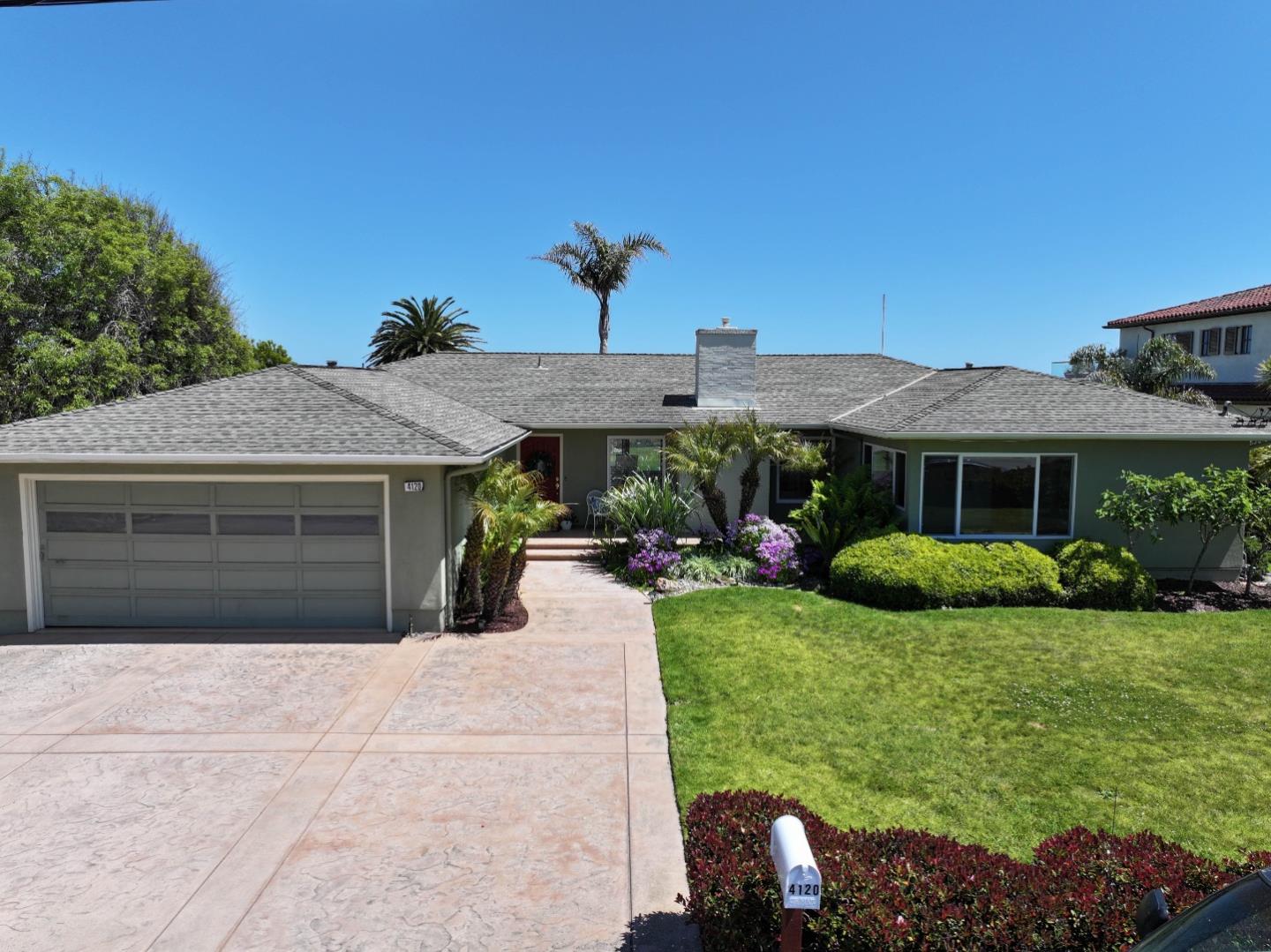 Detail Gallery Image 9 of 69 For 4120 Opal Cliff Dr, Santa Cruz,  CA 95062 - 3 Beds | 2/1 Baths
