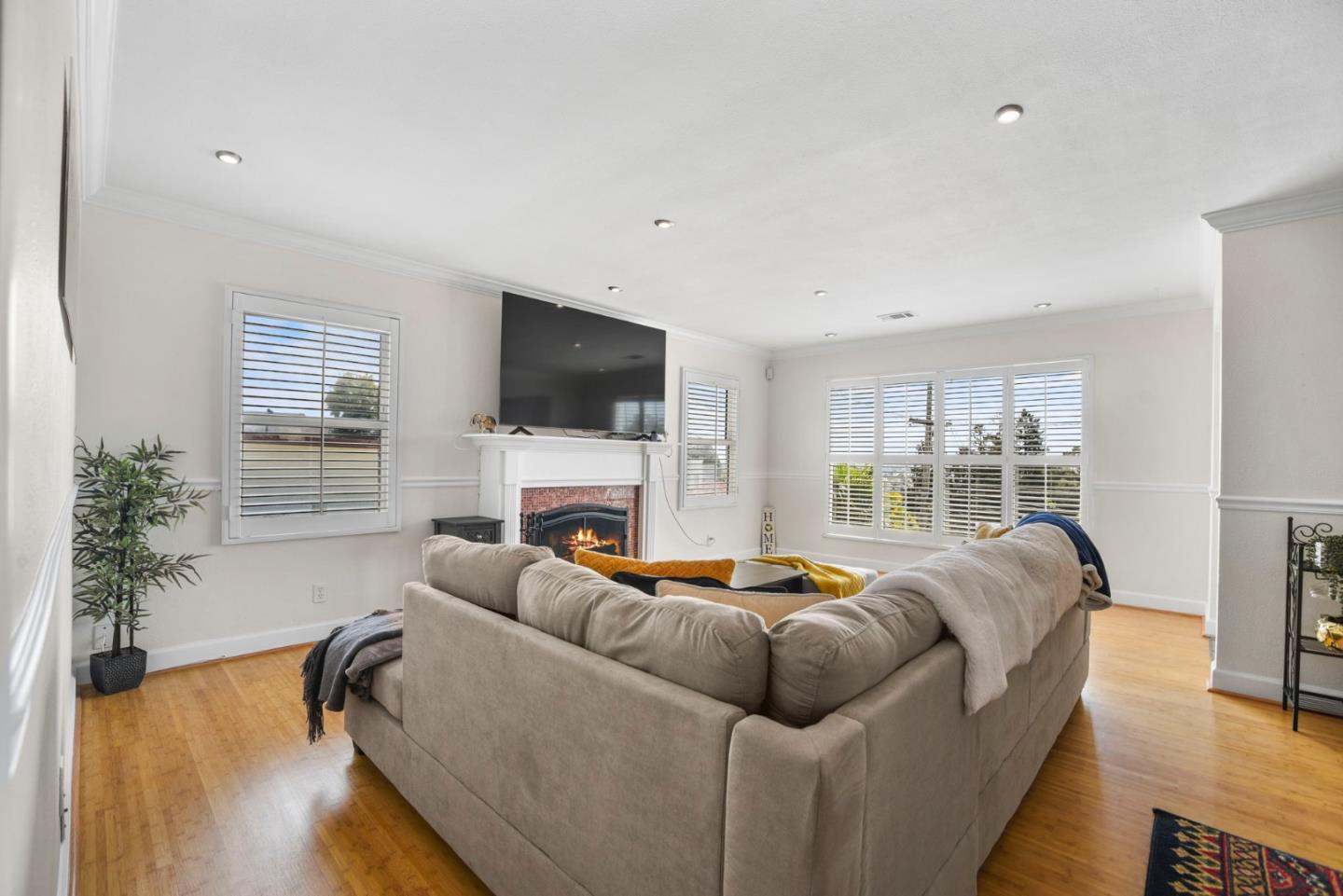 Detail Gallery Image 14 of 46 For 7968 Michigan Ave, Oakland,  CA 94605 - 3 Beds | 2 Baths