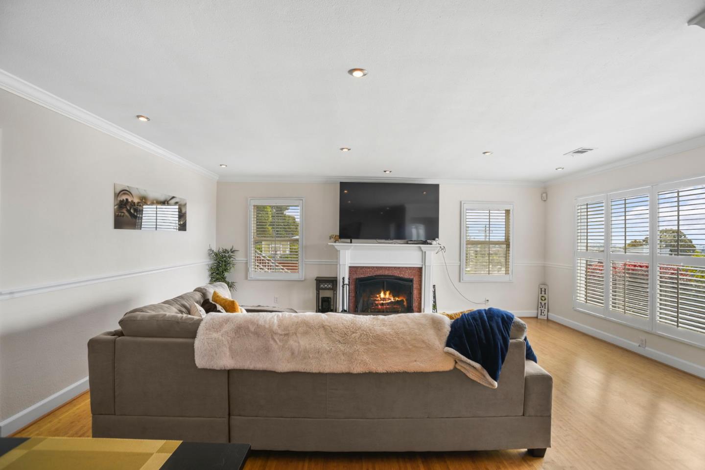 Detail Gallery Image 15 of 46 For 7968 Michigan Ave, Oakland,  CA 94605 - 3 Beds | 2 Baths