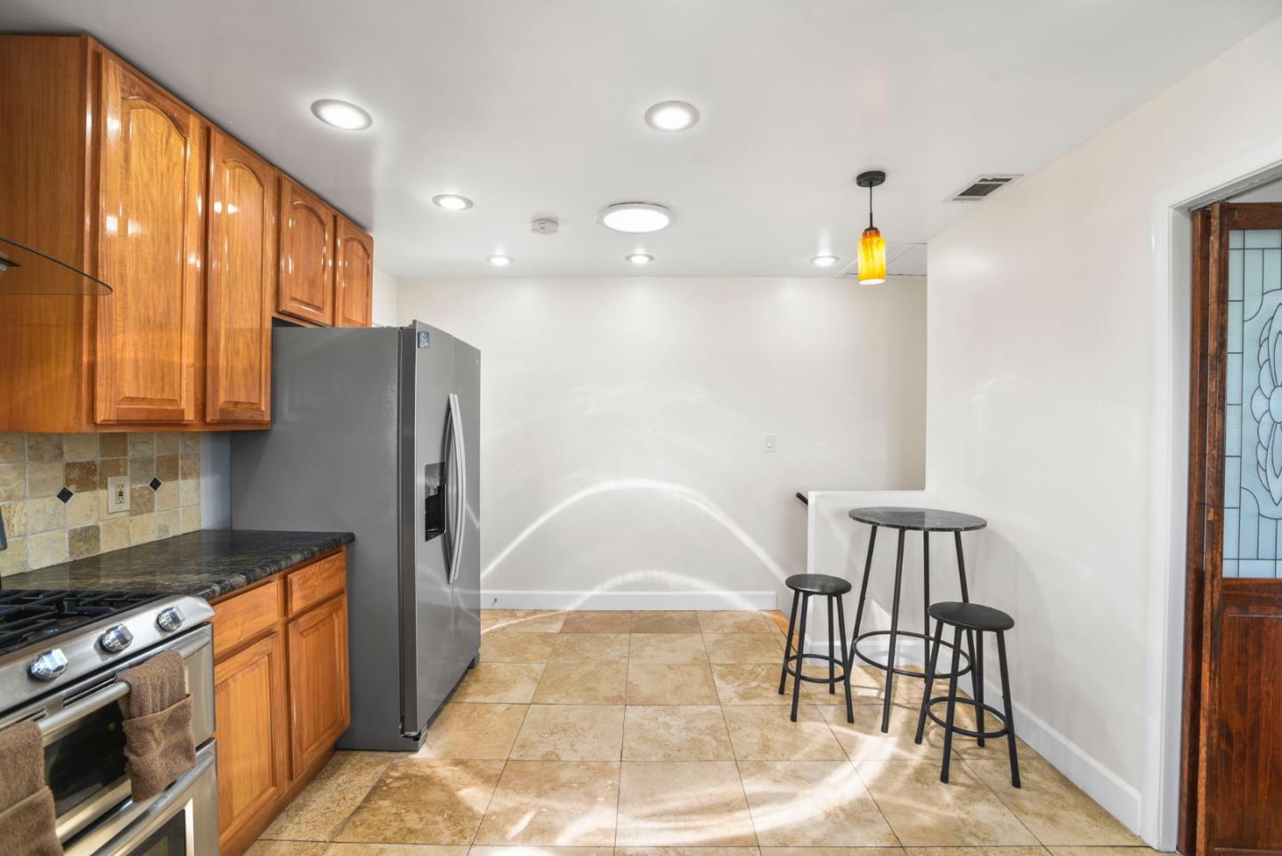 Detail Gallery Image 21 of 46 For 7968 Michigan Ave, Oakland,  CA 94605 - 3 Beds | 2 Baths