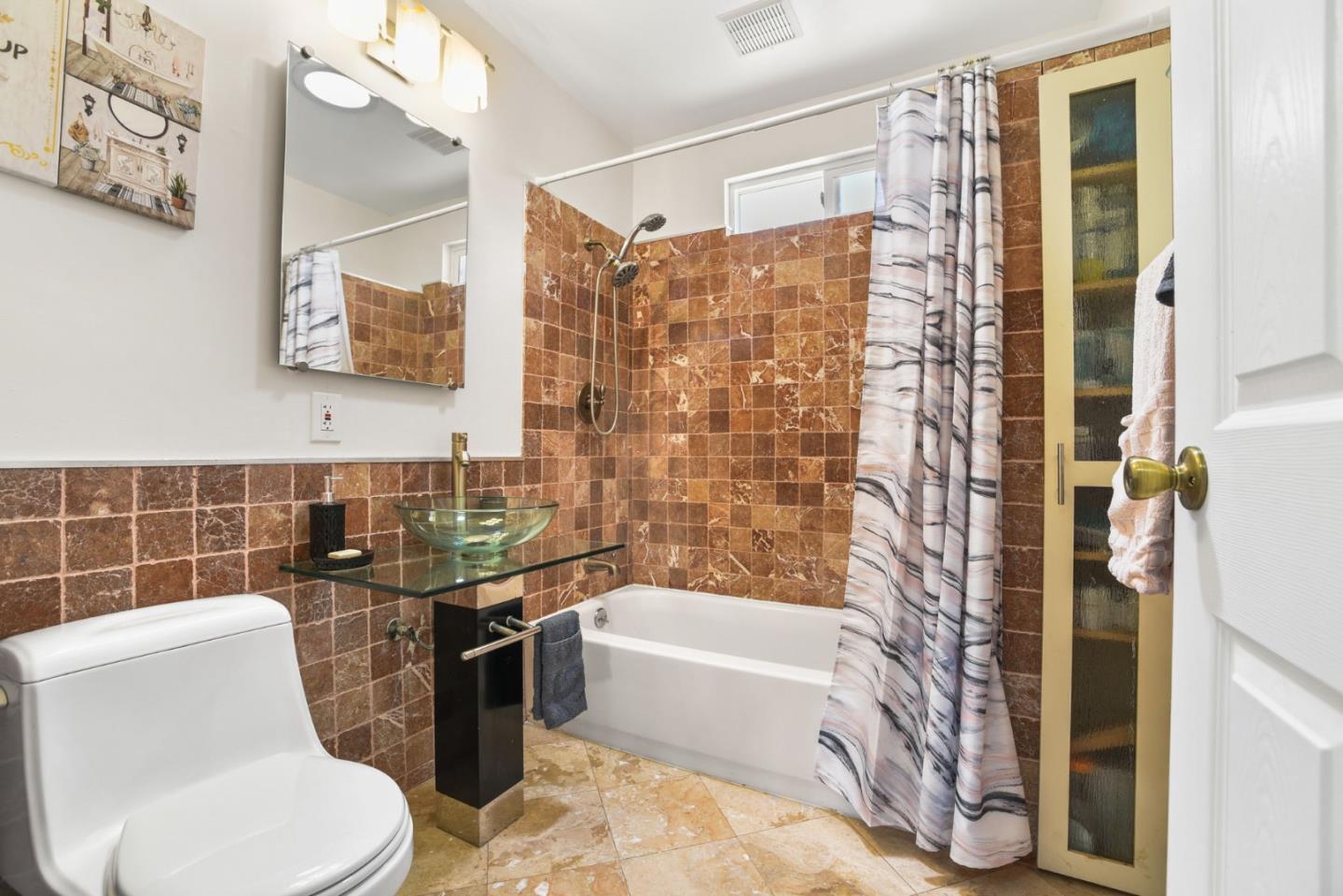 Detail Gallery Image 27 of 46 For 7968 Michigan Ave, Oakland,  CA 94605 - 3 Beds | 2 Baths