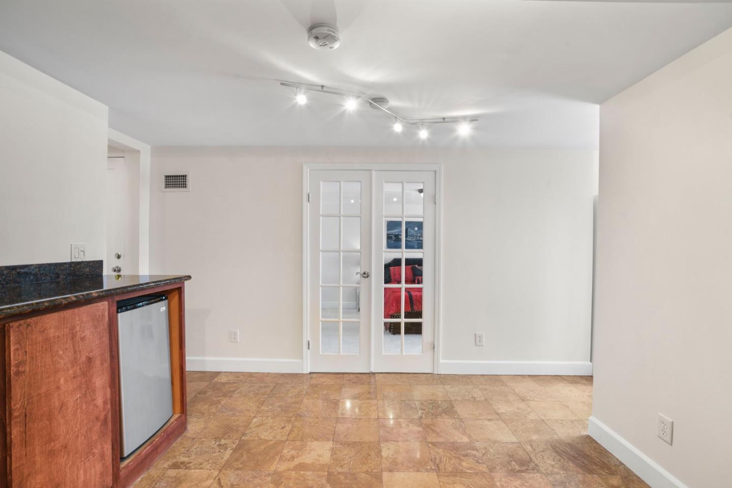 Detail Gallery Image 29 of 46 For 7968 Michigan Ave, Oakland,  CA 94605 - 3 Beds | 2 Baths
