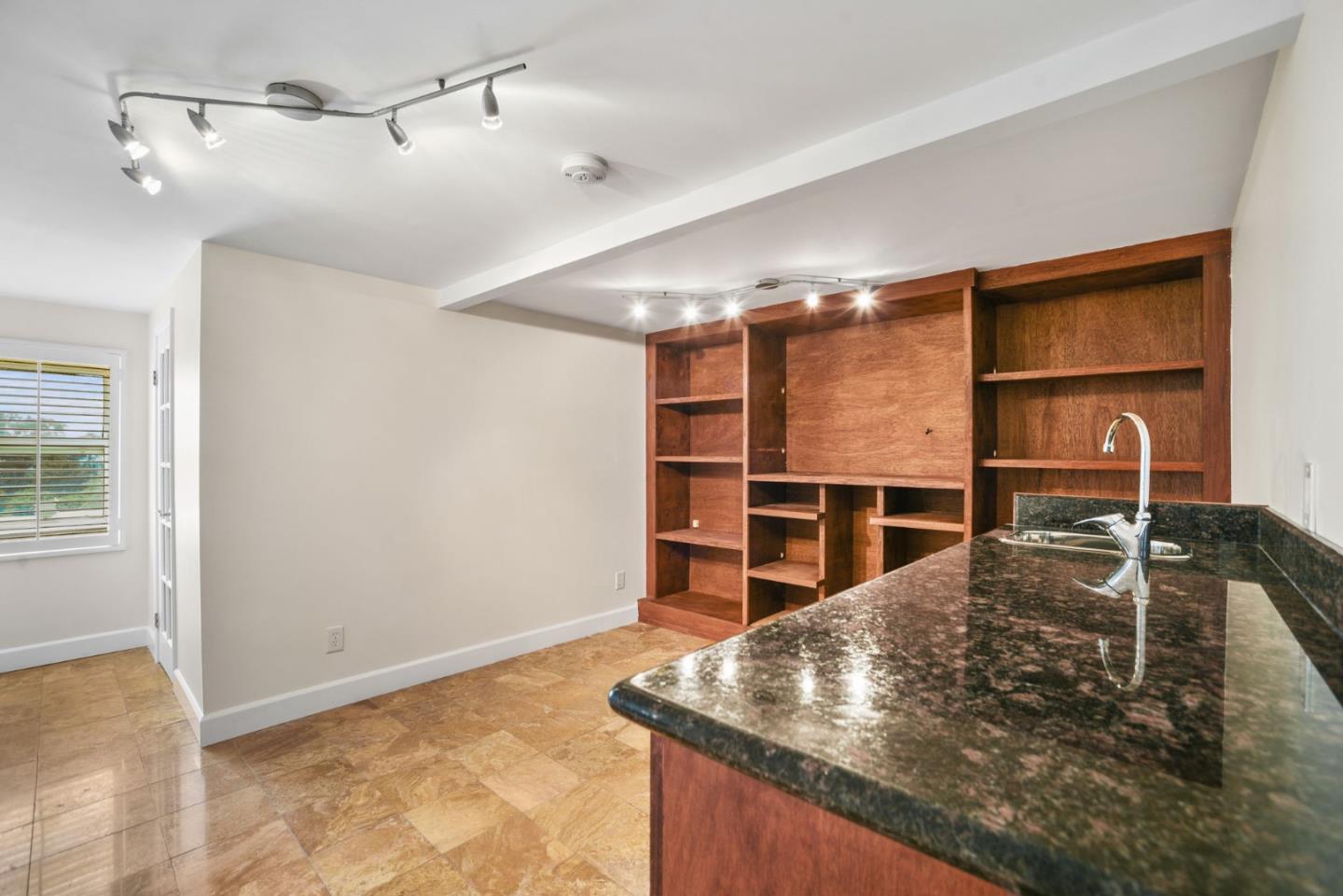 Detail Gallery Image 31 of 46 For 7968 Michigan Ave, Oakland,  CA 94605 - 3 Beds | 2 Baths