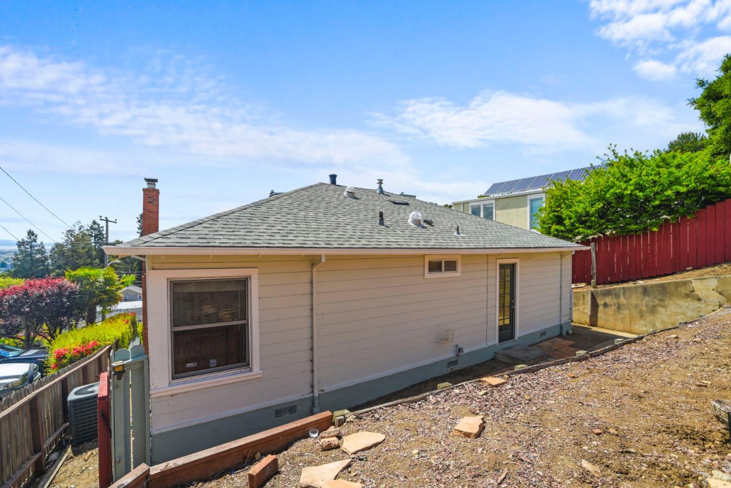 Detail Gallery Image 39 of 46 For 7968 Michigan Ave, Oakland,  CA 94605 - 3 Beds | 2 Baths