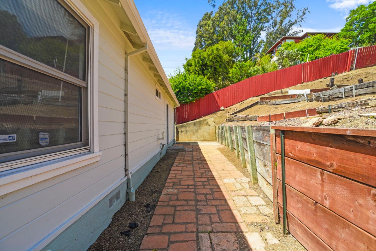 Detail Gallery Image 40 of 46 For 7968 Michigan Ave, Oakland,  CA 94605 - 3 Beds | 2 Baths
