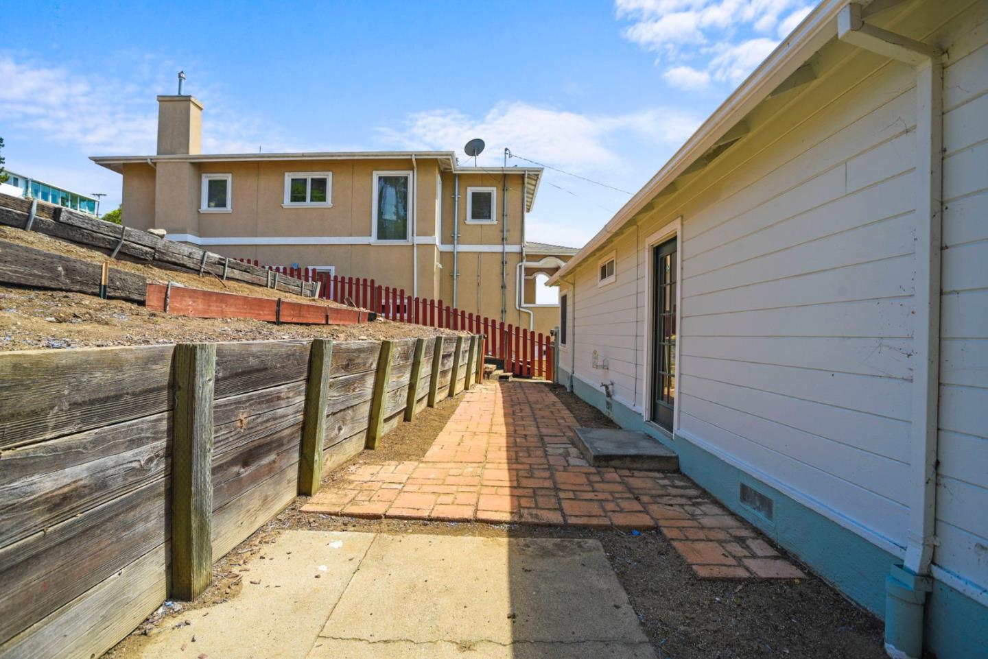Detail Gallery Image 41 of 46 For 7968 Michigan Ave, Oakland,  CA 94605 - 3 Beds | 2 Baths