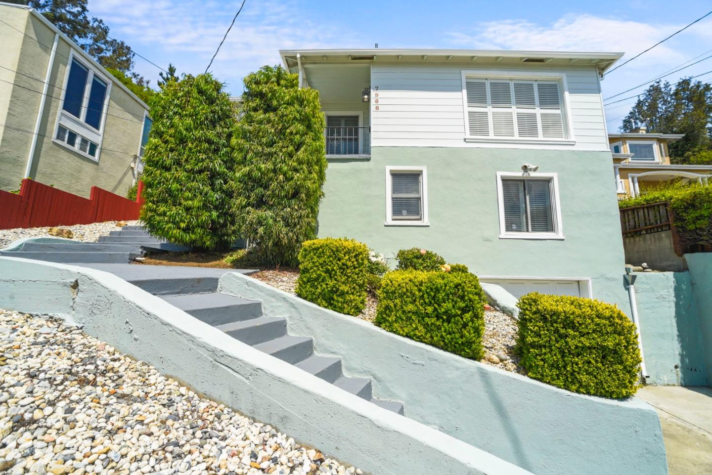Detail Gallery Image 44 of 46 For 7968 Michigan Ave, Oakland,  CA 94605 - 3 Beds | 2 Baths