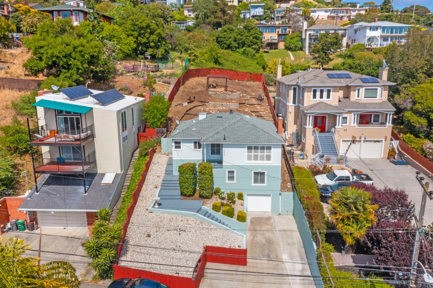 Detail Gallery Image 6 of 46 For 7968 Michigan Ave, Oakland,  CA 94605 - 3 Beds | 2 Baths