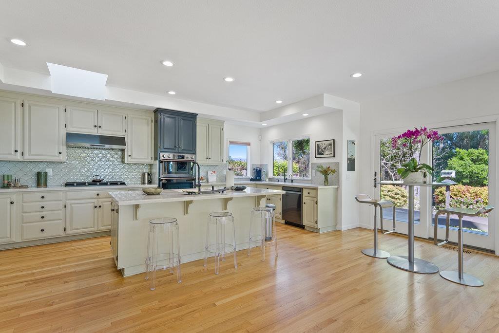 Detail Gallery Image 11 of 56 For 3696 Tiffani Ct, Santa Cruz,  CA 95065 - 4 Beds | 2/1 Baths