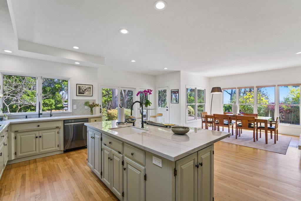 Detail Gallery Image 13 of 56 For 3696 Tiffani Ct, Santa Cruz,  CA 95065 - 4 Beds | 2/1 Baths
