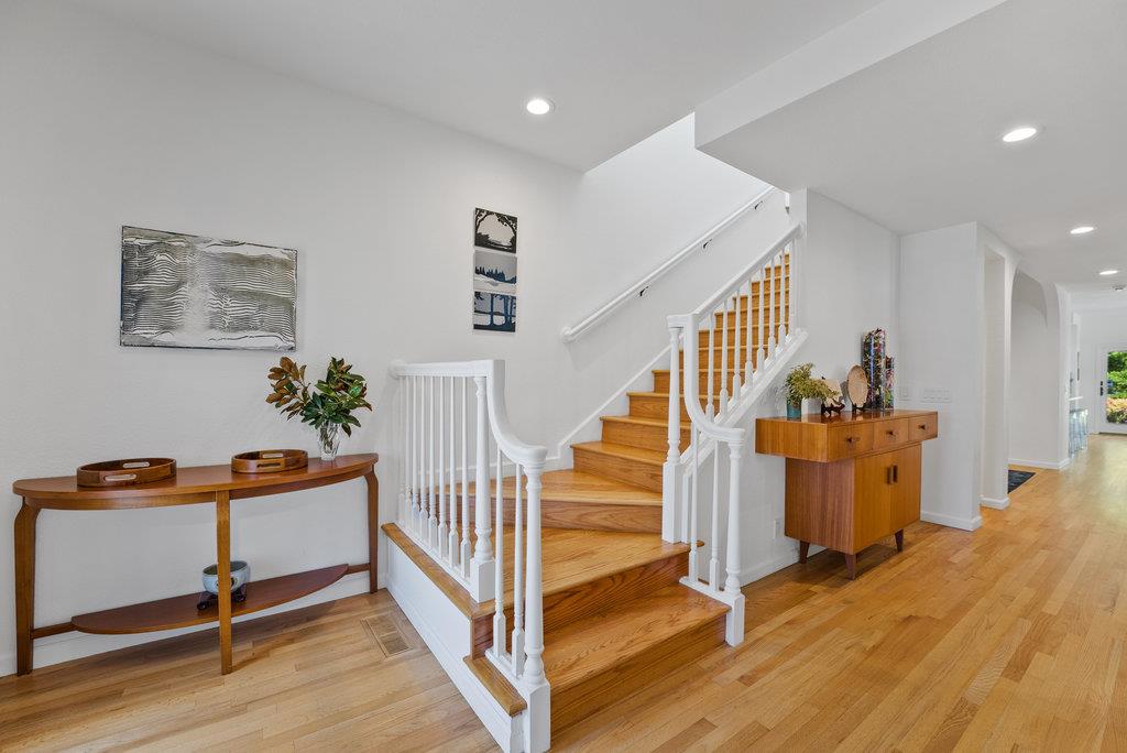 Detail Gallery Image 16 of 56 For 3696 Tiffani Ct, Santa Cruz,  CA 95065 - 4 Beds | 2/1 Baths