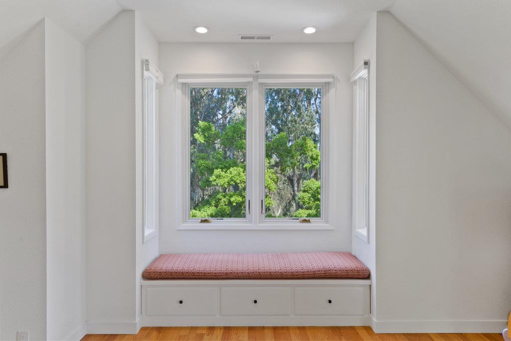 Detail Gallery Image 20 of 56 For 3696 Tiffani Ct, Santa Cruz,  CA 95065 - 4 Beds | 2/1 Baths