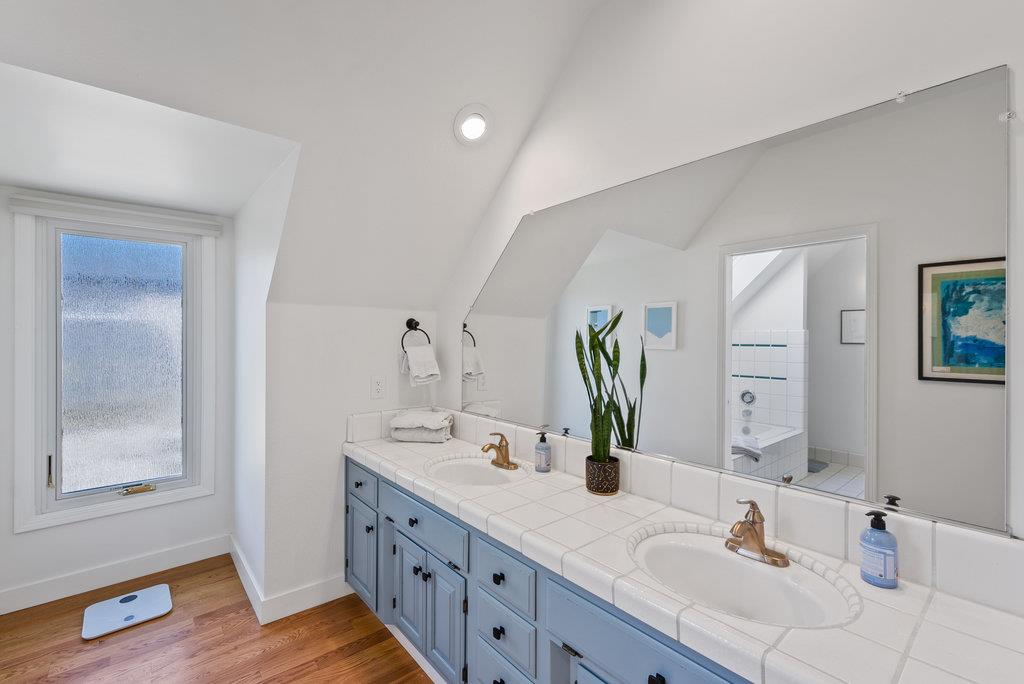 Detail Gallery Image 21 of 56 For 3696 Tiffani Ct, Santa Cruz,  CA 95065 - 4 Beds | 2/1 Baths