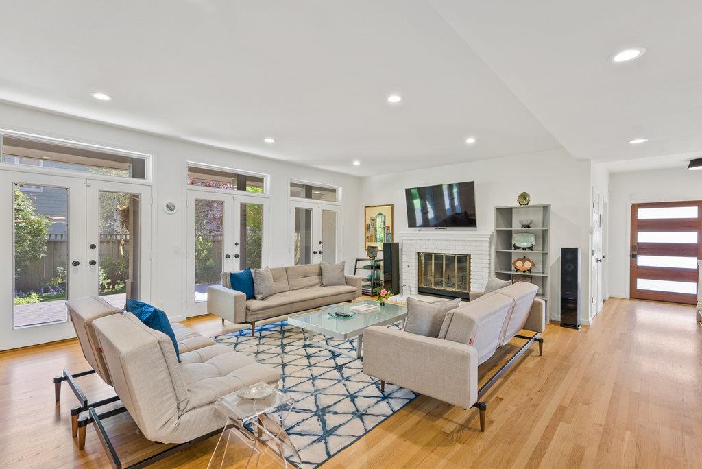 Detail Gallery Image 4 of 56 For 3696 Tiffani Ct, Santa Cruz,  CA 95065 - 4 Beds | 2/1 Baths