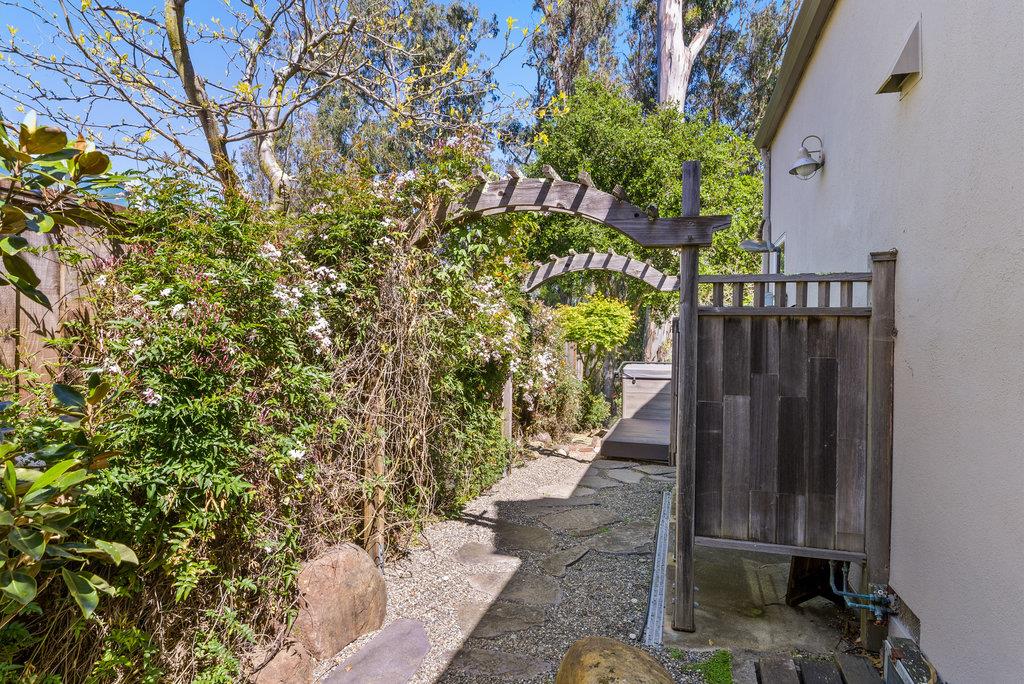 Detail Gallery Image 48 of 56 For 3696 Tiffani Ct, Santa Cruz,  CA 95065 - 4 Beds | 2/1 Baths