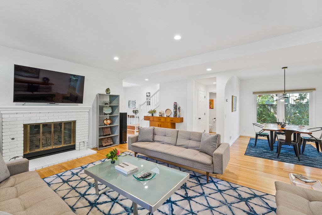 Detail Gallery Image 6 of 56 For 3696 Tiffani Ct, Santa Cruz,  CA 95065 - 4 Beds | 2/1 Baths