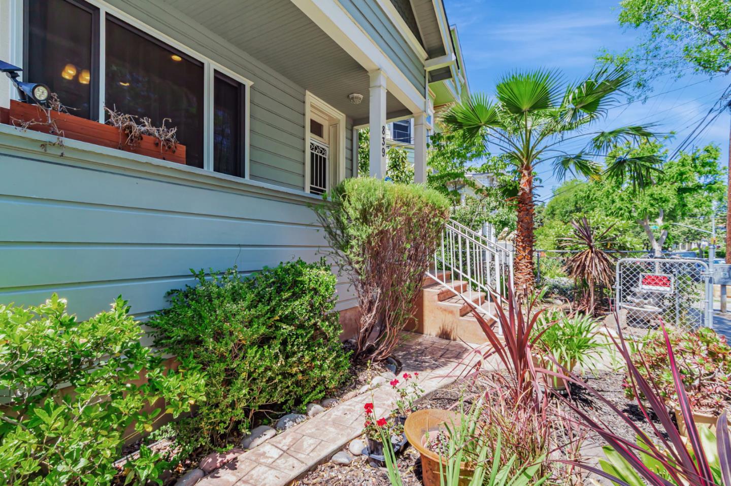Detail Gallery Image 4 of 39 For 839 S 3rd St, San Jose,  CA 95112 - 4 Beds | 3 Baths