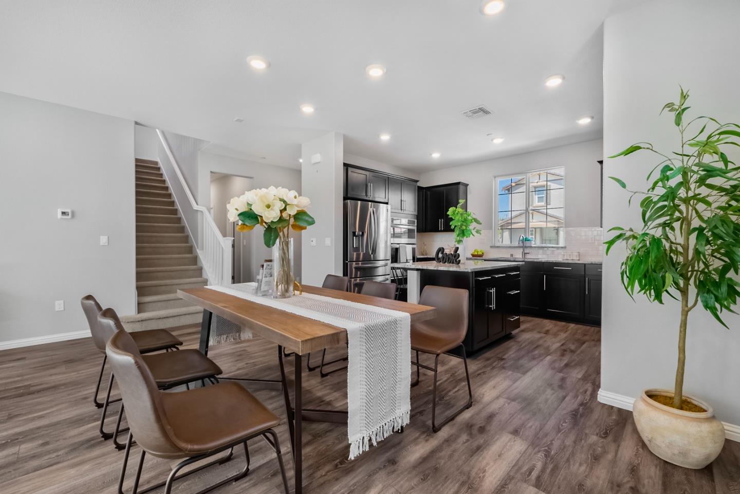 Detail Gallery Image 8 of 53 For 2662 Admiral, Hayward,  CA 94545 - 4 Beds | 3 Baths
