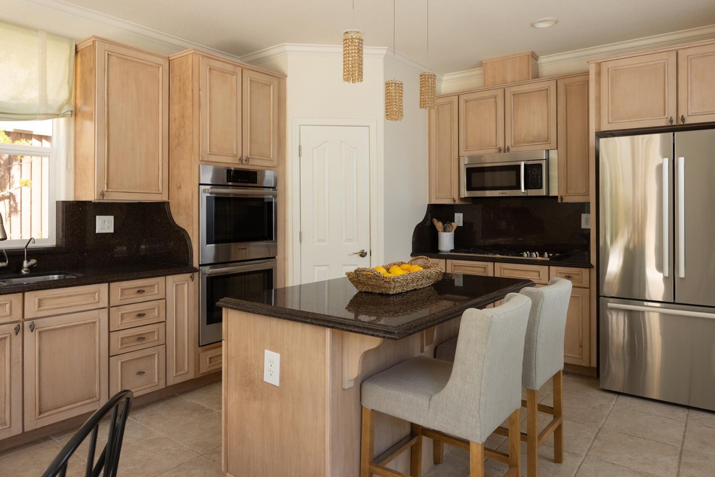 Detail Gallery Image 11 of 26 For 4262 Bay Crest Cir, Seaside,  CA 93955 - 2 Beds | 2/1 Baths