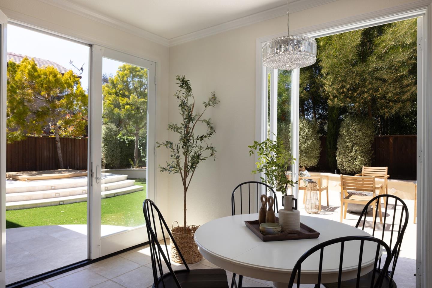 Detail Gallery Image 12 of 26 For 4262 Bay Crest Cir, Seaside,  CA 93955 - 2 Beds | 2/1 Baths