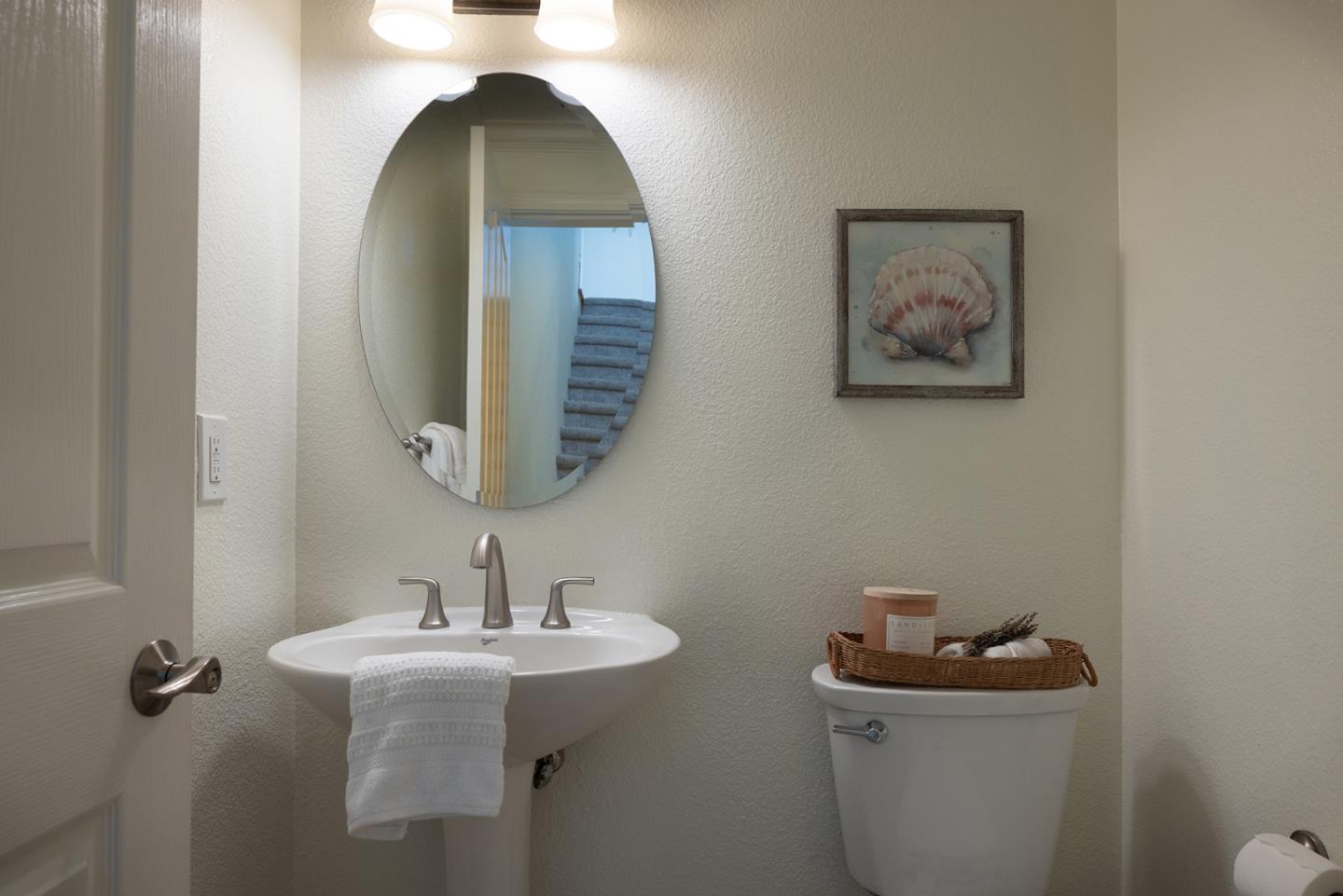 Detail Gallery Image 13 of 26 For 4262 Bay Crest Cir, Seaside,  CA 93955 - 2 Beds | 2/1 Baths