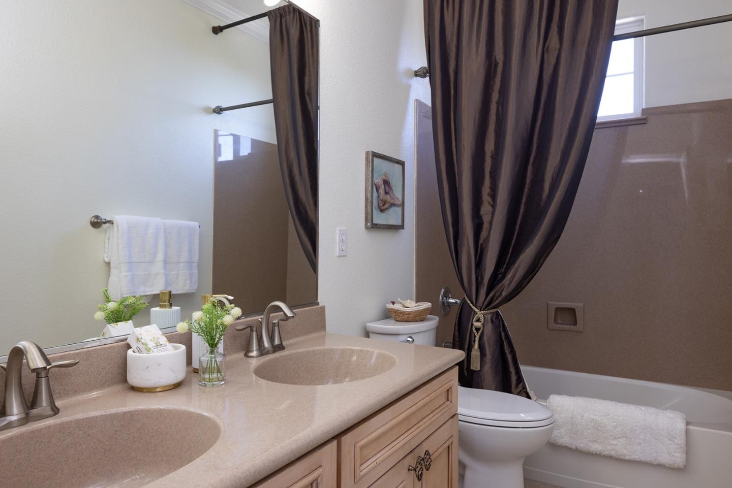 Detail Gallery Image 18 of 26 For 4262 Bay Crest Cir, Seaside,  CA 93955 - 2 Beds | 2/1 Baths