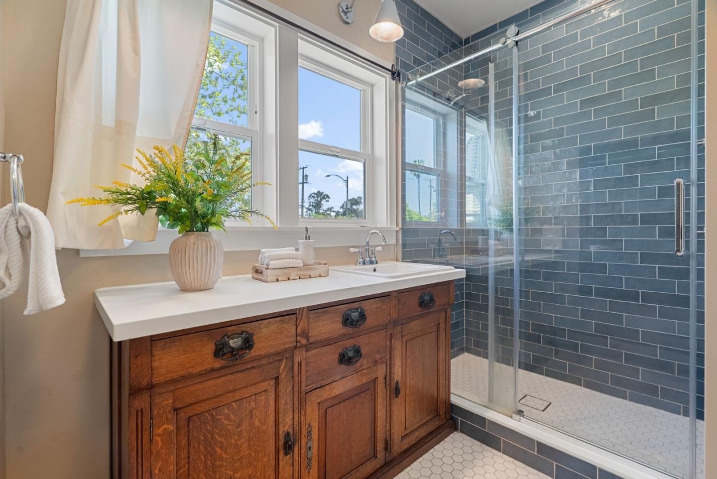 Detail Gallery Image 27 of 47 For 179 N 17th St, San Jose,  CA 95112 - 4 Beds | 4 Baths