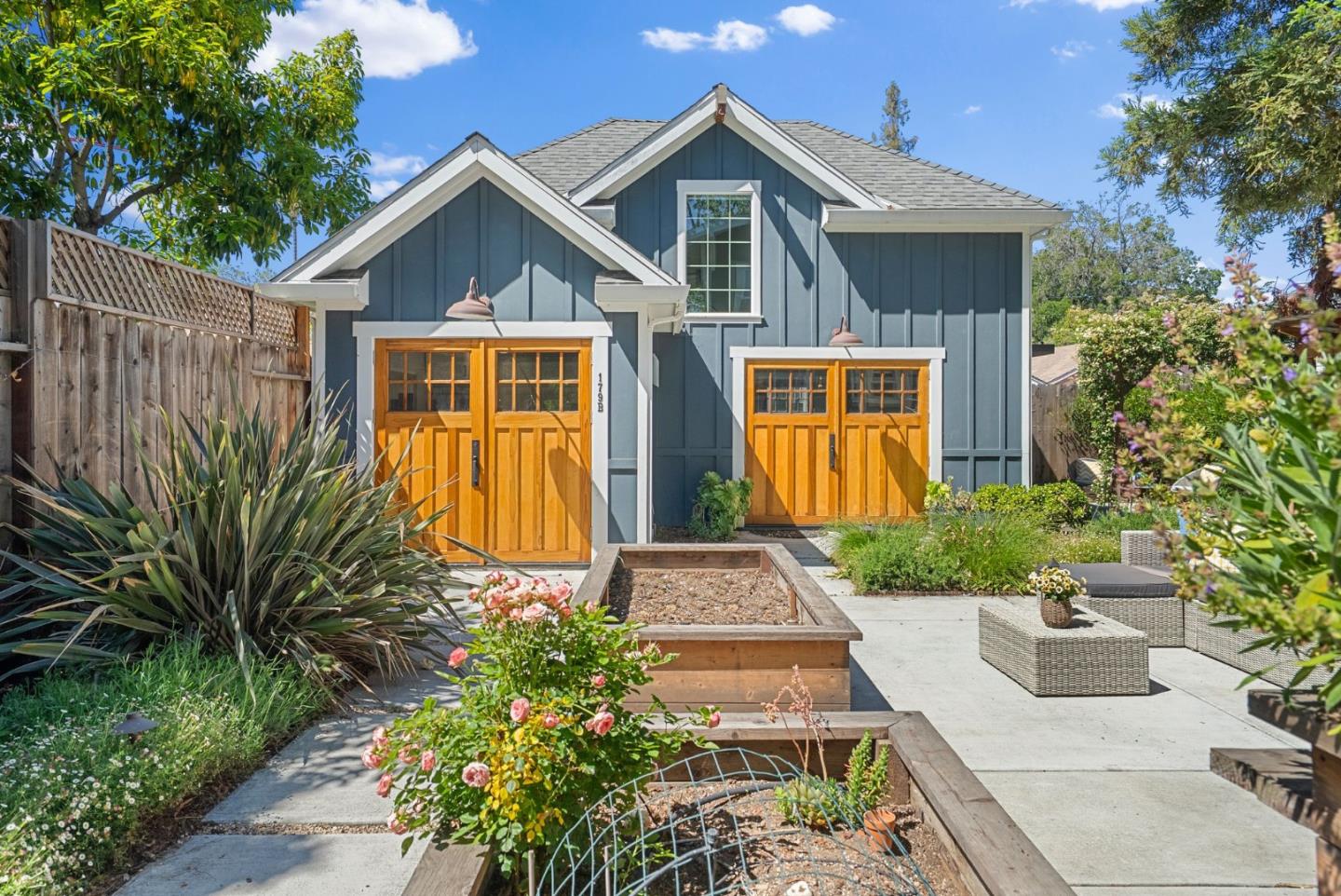 Detail Gallery Image 3 of 47 For 179 N 17th St, San Jose,  CA 95112 - 4 Beds | 4 Baths