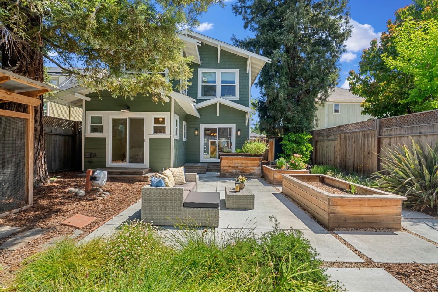 Detail Gallery Image 5 of 47 For 179 N 17th St, San Jose,  CA 95112 - 4 Beds | 4 Baths