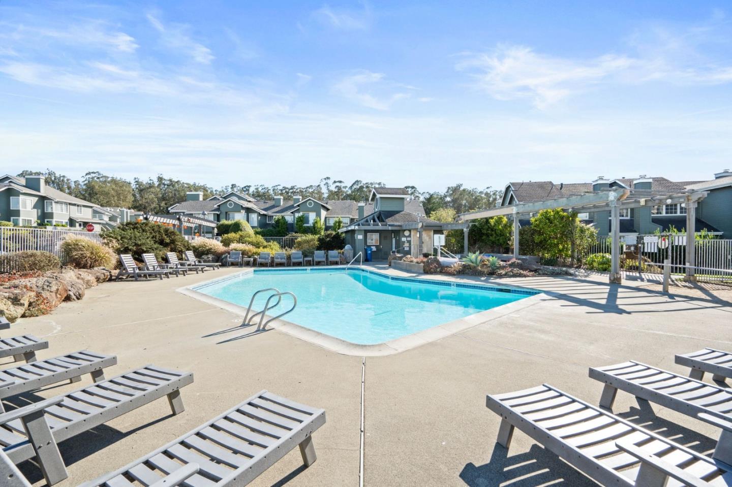 Detail Gallery Image 41 of 59 For 156 Treeview Dr, Daly City,  CA 94014 - 2 Beds | 3 Baths