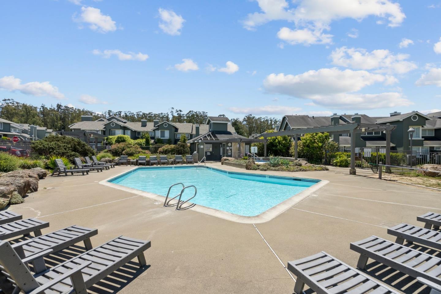 Detail Gallery Image 44 of 59 For 156 Treeview Dr, Daly City,  CA 94014 - 2 Beds | 3 Baths