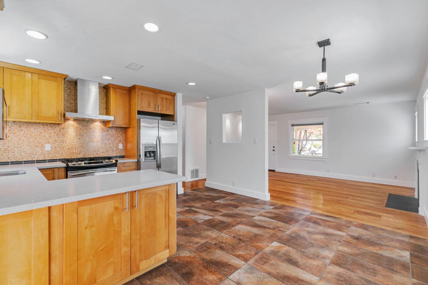 Detail Gallery Image 14 of 34 For 2276 Newhall St, San Jose,  CA 95128 - 3 Beds | 2 Baths