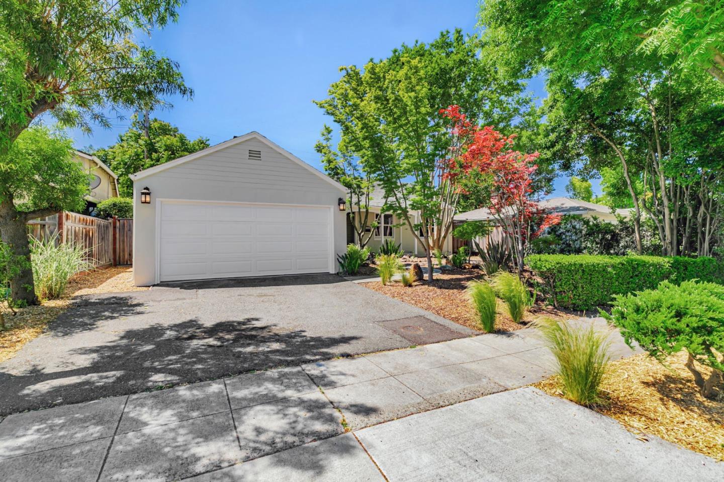 Detail Gallery Image 2 of 34 For 2276 Newhall St, San Jose,  CA 95128 - 3 Beds | 2 Baths