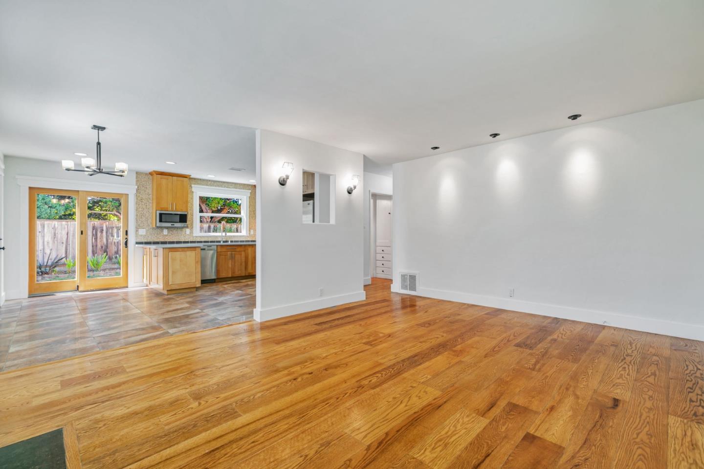 Detail Gallery Image 7 of 34 For 2276 Newhall St, San Jose,  CA 95128 - 3 Beds | 2 Baths