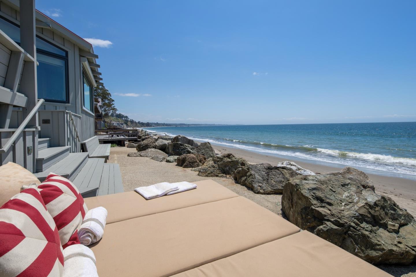 Detail Gallery Image 11 of 14 For 14 Potbelly Beach Road Rd, Aptos,  CA 95003 - 3 Beds | 3 Baths