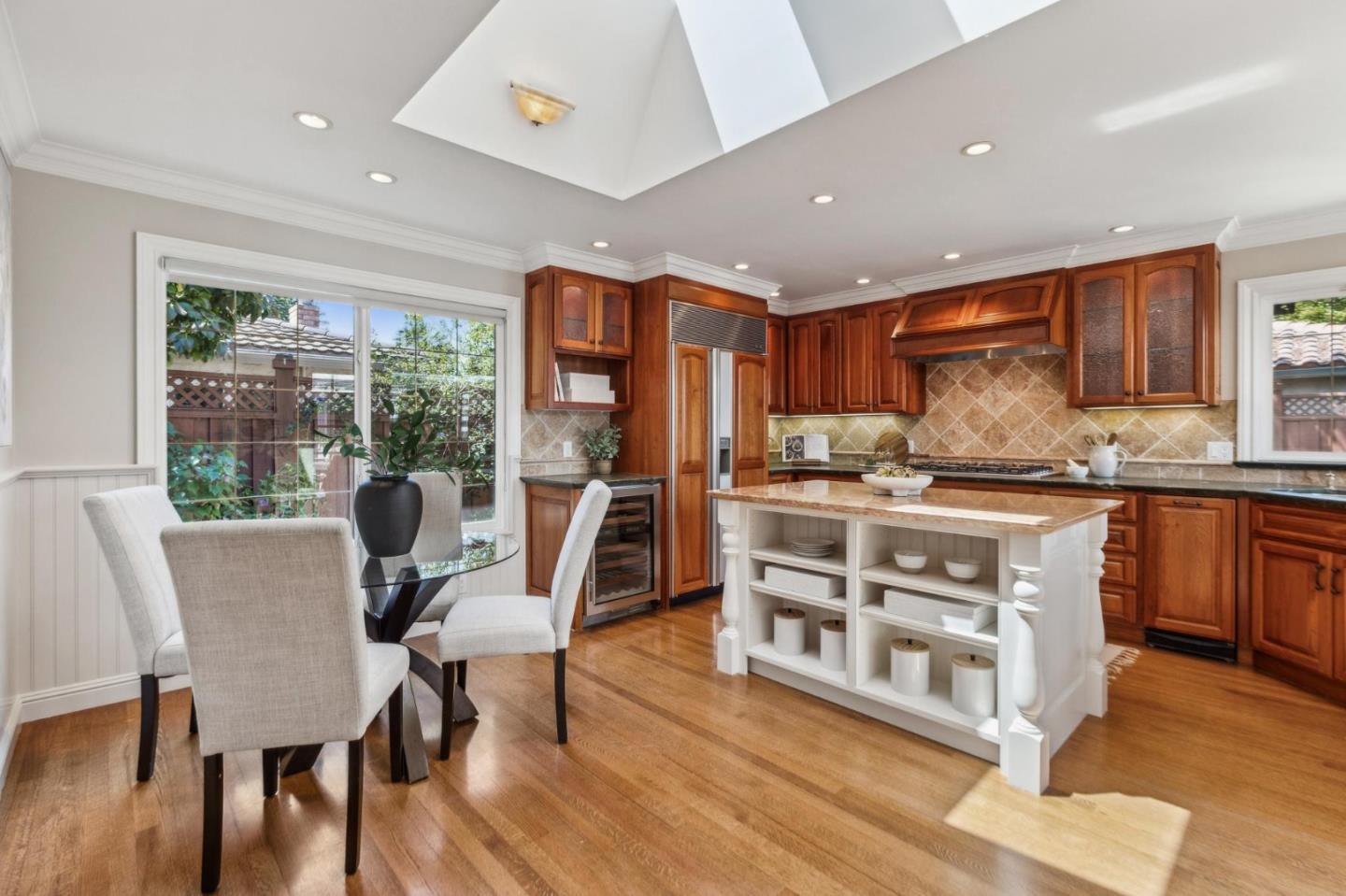 Detail Gallery Image 16 of 65 For 1275 Covington Rd, Los Altos,  CA 94024 - 4 Beds | 2 Baths