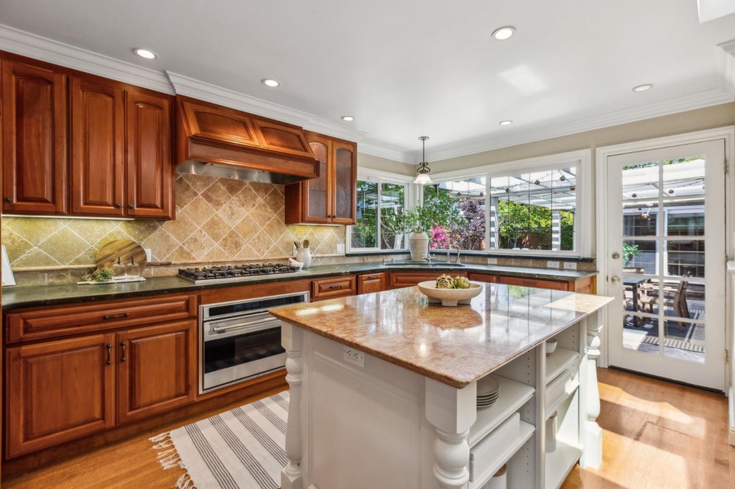 Detail Gallery Image 17 of 65 For 1275 Covington Rd, Los Altos,  CA 94024 - 4 Beds | 2 Baths